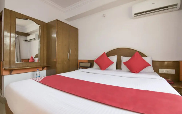 OYO 10885 Hotel Keerthana International