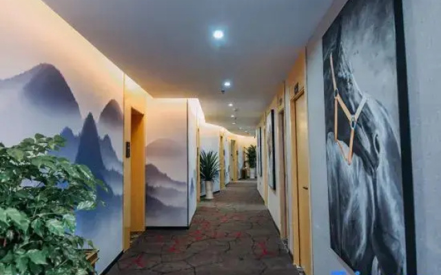 Junyi Collection Hotel (Zhanggong District Rongjiang Road)