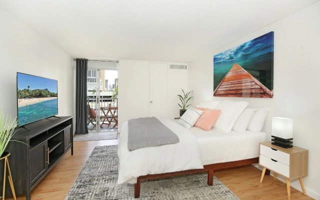 Oahu Tradewinds Plaza 601 Condo