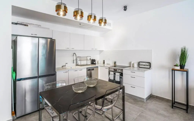 New 2BR in Kompert by Holiday-rentals