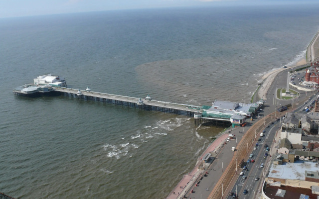 Cleveland Court Apartments