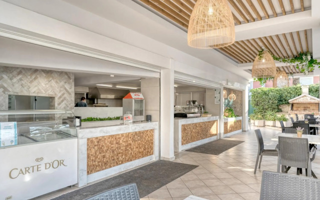 Poseidon Beach Hotel