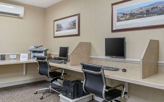 Comfort Inn Plainwell