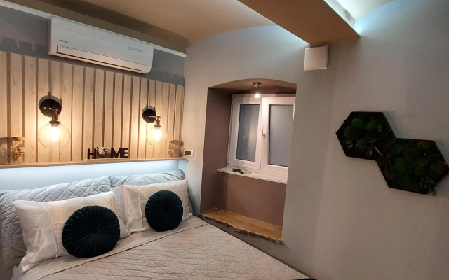 Modern&Private,Main Square-4Min Walk,Chic Apt 2