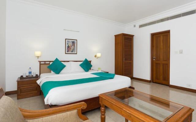 The Avenue Center Hotel