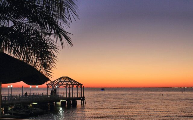 Bay Harbor Hotel