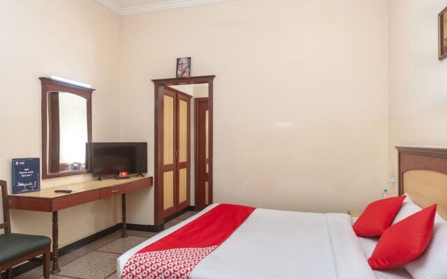 OYO 22280 Kences Inn