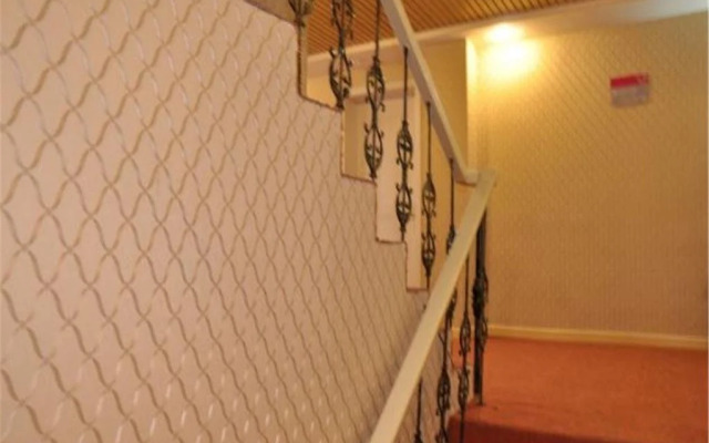 Aike 100 Business Motel Qingdao Ruichang Road