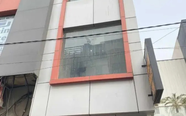 Oyo 806870 Hotel Mahima