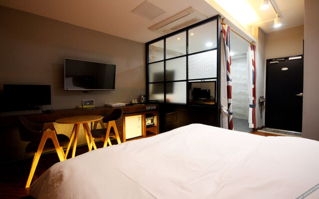 Iksan Roman Drive-in Hotel