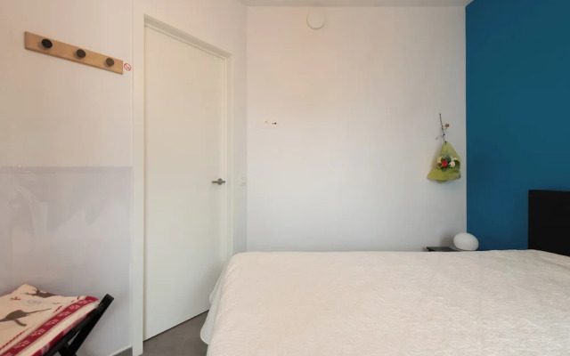 Newly-built Apartment by the sea