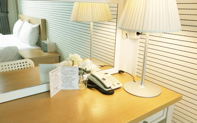 Golden Park Hotel