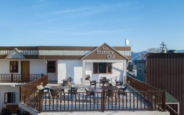 Hotel sunny cot