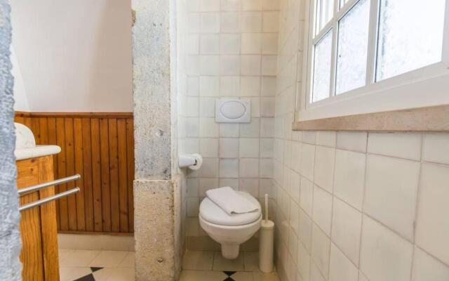 135 C - Quiet Charming Flat Historic Alfama Baixa