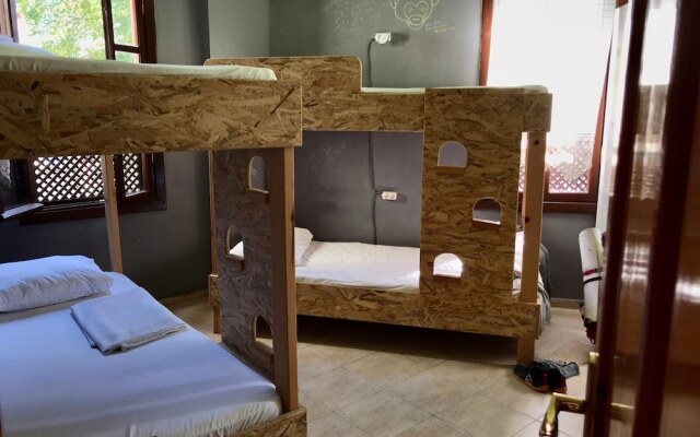 Funky Monkey Hostel & Pub Antalya - Adults Only