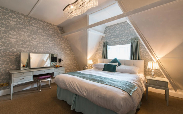 Maenan Abbey Hotel