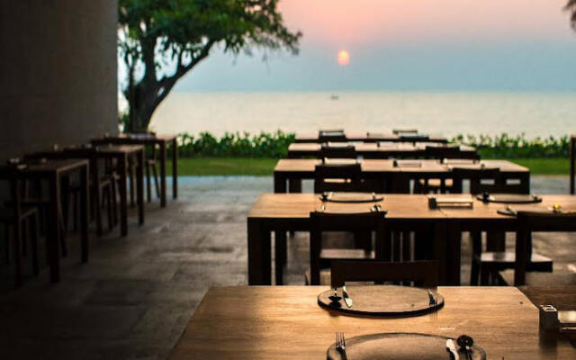 X2 Hua Hin Kui Buri Villas