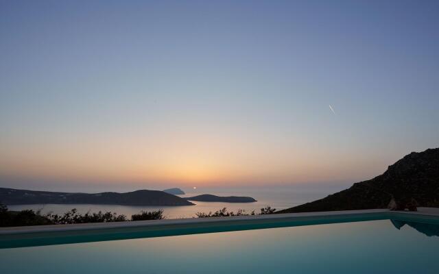 Spacious 6 bdrm Stone Villa with Pool