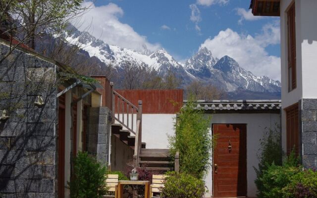 Yunzhong Baisha Lijiang Inn