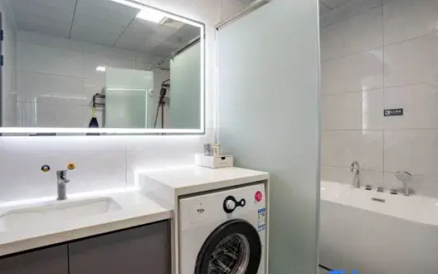 Holiday Inn Burqin Border Town