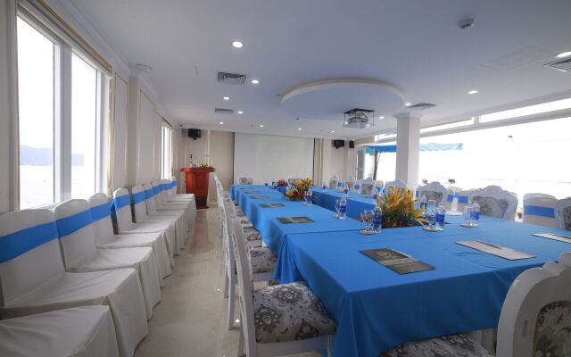 Tuyet Son Hotel