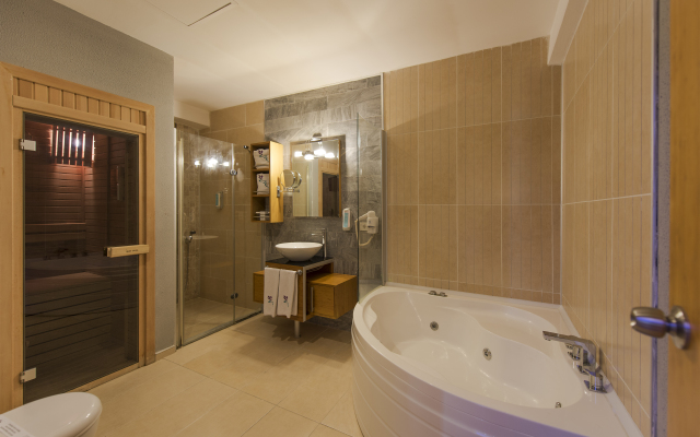 Flora Garden Beach Hotel