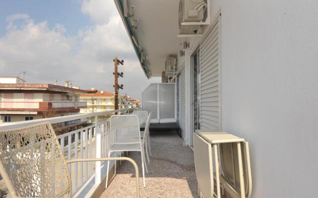 Themis 40 steps from beach