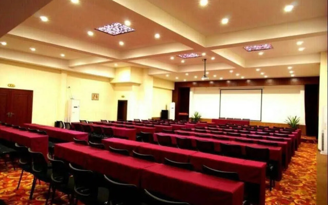 Lingui Hotel (Guilin Railway Station)