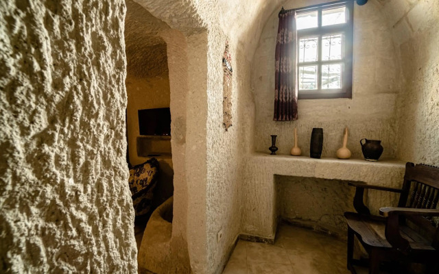 Amber Cave Suites
