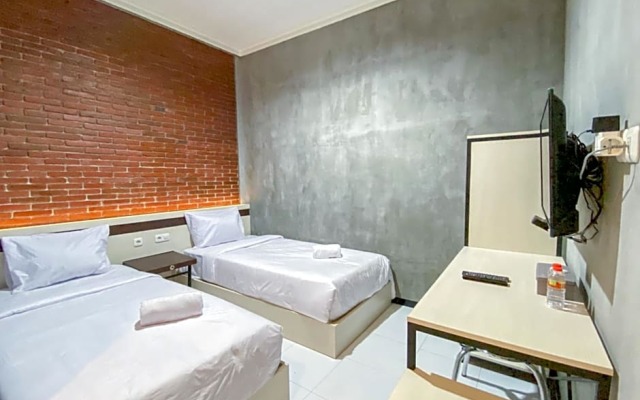 RedDoorz Syariah @ Mitra Guest House.