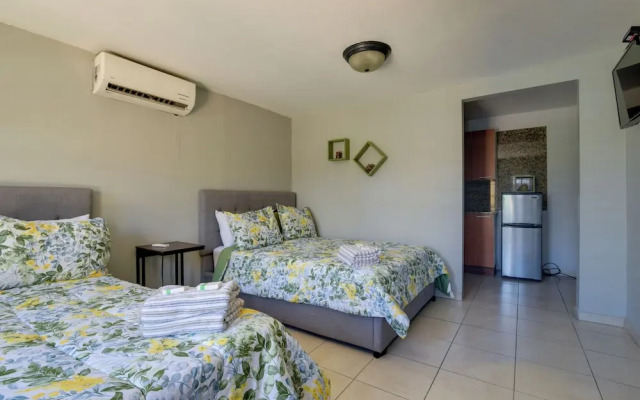 Private Heated Pool: Walk to Isla Verde Beach