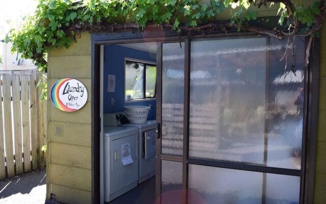 Rainbow Lodge - Hostel