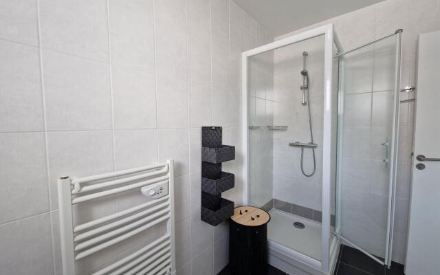 Comfortable Apartment, 50 m Sandy Beach