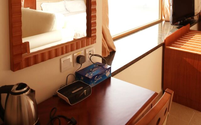 Grand Harbour Hotel