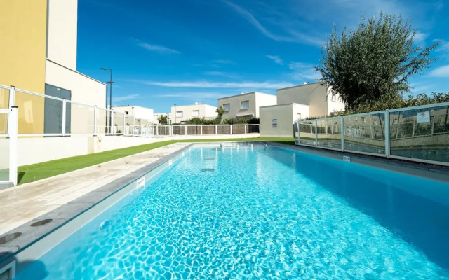 Villa in Valras-plage Near Sand Beach