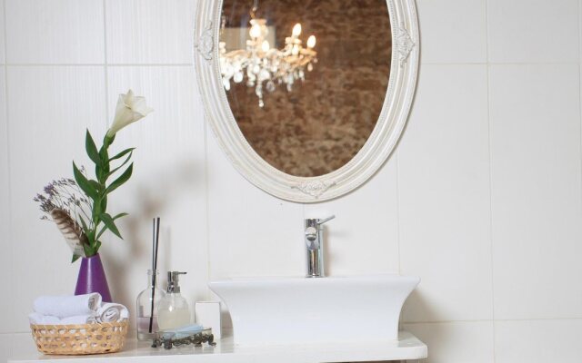 Trieste Neve Tzedek Boutique Suites