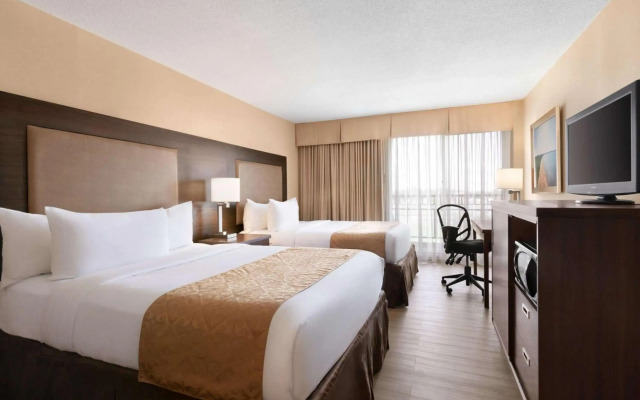 Ramada by Wyndham Belleville Harbourview Conference Centre