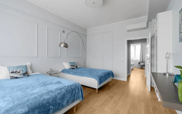 UNIT Centrum deLuX Plac Zbawiciela