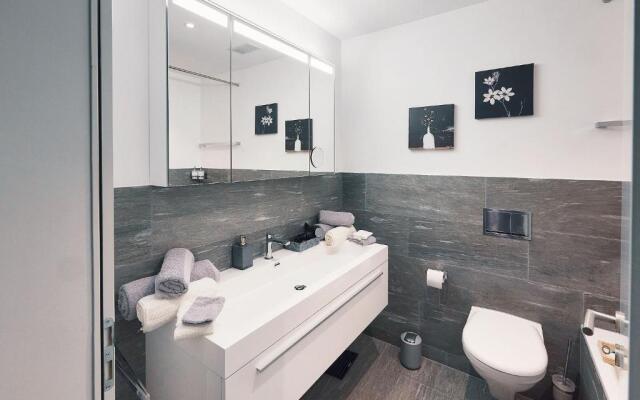 Luxus Neubau 5 min zu Talstation & Caumasee