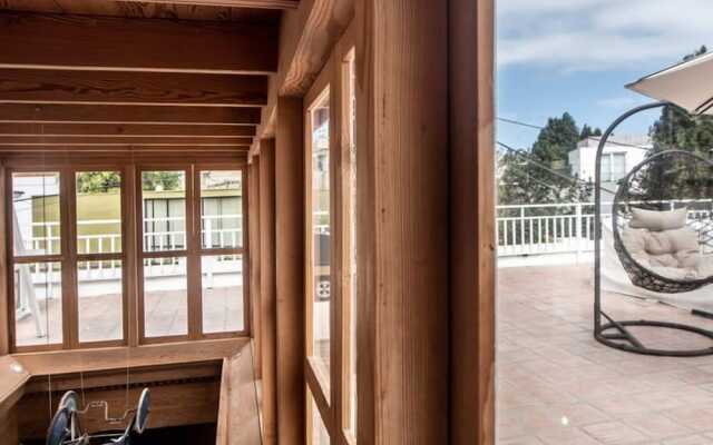 w Villa With Rooftop Terrace in Barranco