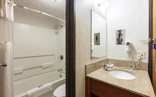 Days Inn Glendale/Milwaukee N. Area