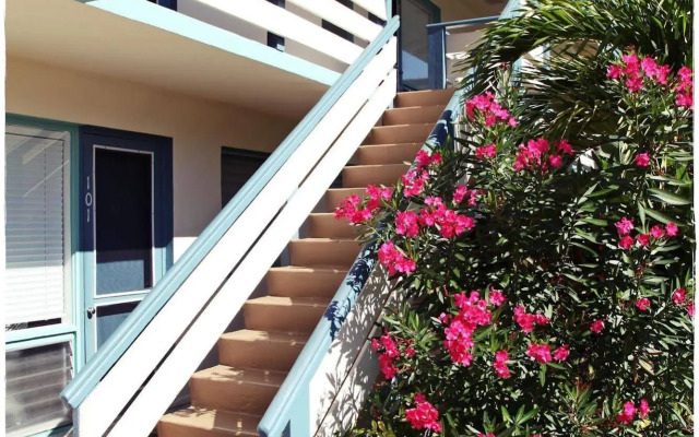 Seaspray Surf Lodge