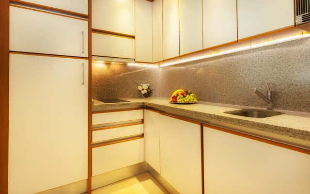 Guadalpin Suites
