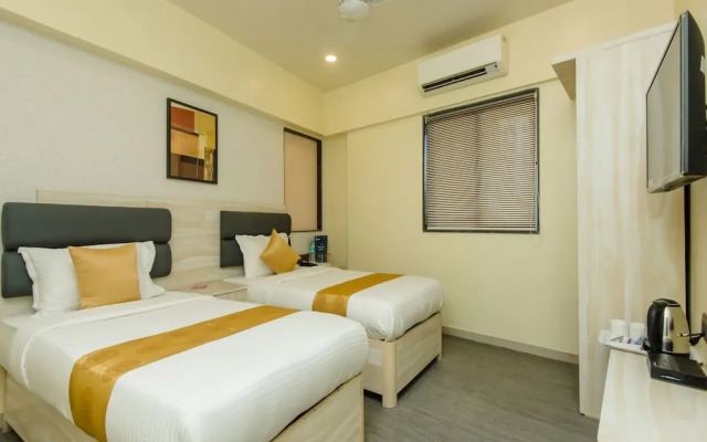 OYO 10899 Hotel Meadow Inn