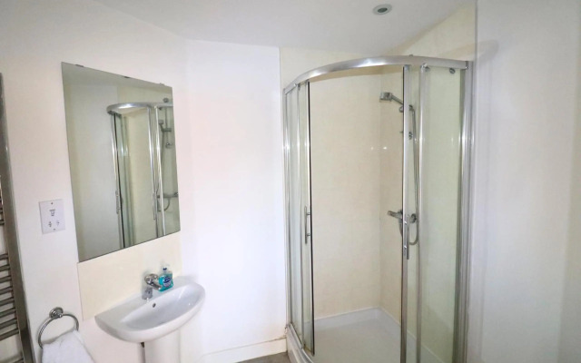 Wokingham - Large 2 bedroom Apartment