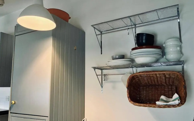 3-bed Seaside Haven - Sleeps 7 & Pet Friendly