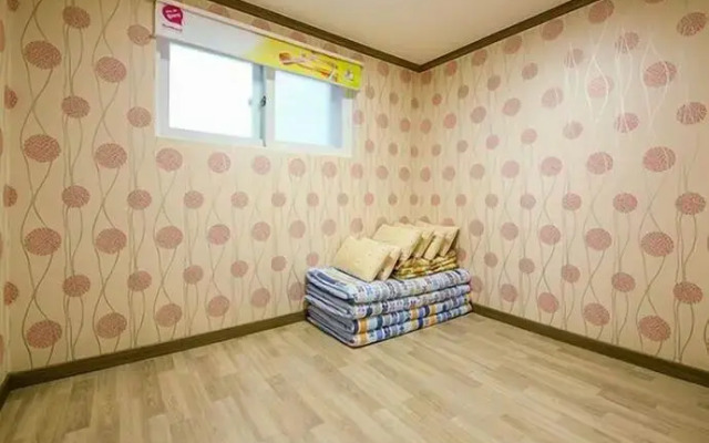 Seokmodo Haebichi Pension