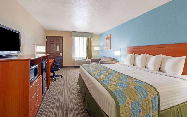 Ramada Louisville Downtown North