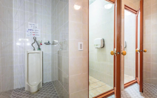 Jeju Olleh Windmill Pension and Guesthouse