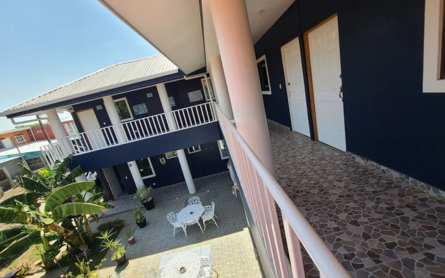 Hotel Montecristi near the Airport
